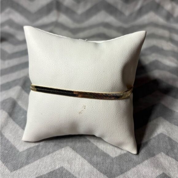 New! Gold Tone Dainty Bracelet Lobster Clasp & Extension - Picture 1 of 3